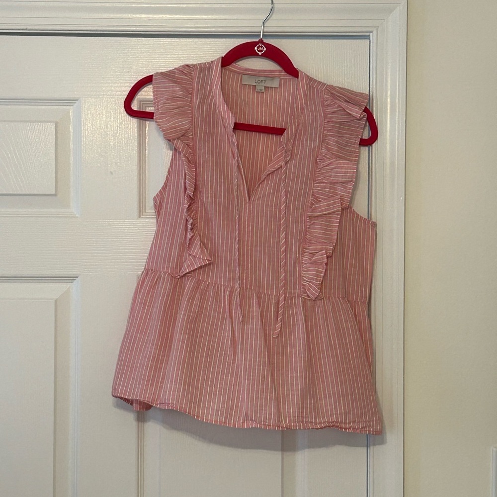 🌷Like new Loft women’s/ladies small sleeveless dressy work blouse🌷